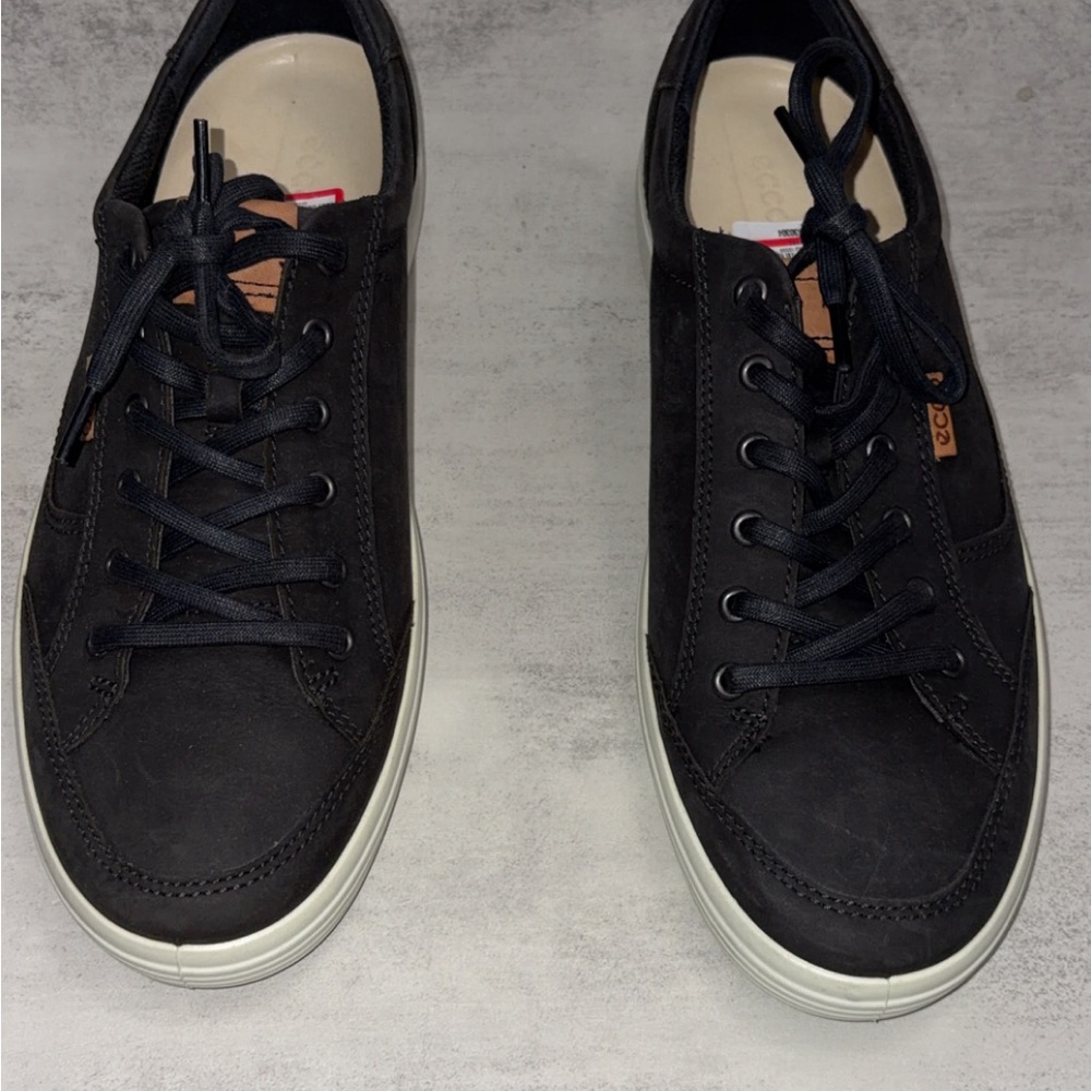 NWT Ecco Men's Black and White Sneakers - Picture 4 of 7